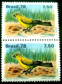 Par de selos postais do Brasil de 1978 Canário da Terra