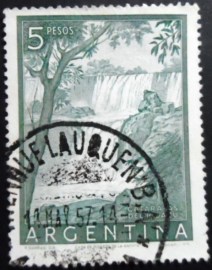 Selo postal da Argentina de 1955 Iguazú Falls ovpt