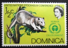 Selo postal da Dominica de 1972 Common Opossum