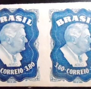 Par de selos postais do Brasil de 1949 Roosevelt - A 73