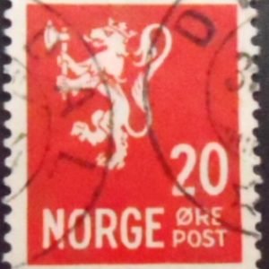 Selo postal da Noruega de 1940 Lion type |III