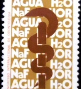 Selo postal do Brasil de 1977 Odontologia M