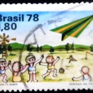 Selo postal do Brasil de 1978 Avião e Criança U