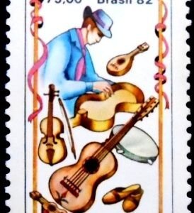 Selo postal do Brasil de 1982 Instrumentos N
