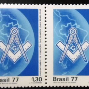 Par de selos postais do Brasil de 1977 Grandes Lojas