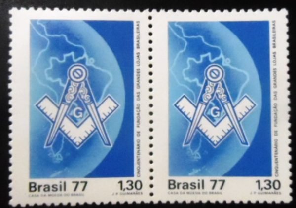 Par de selos postais do Brasil de 1977 Grandes Lojas