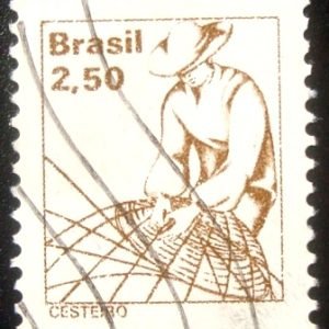 Selo postal do Brasil de 1979 Cesteiro