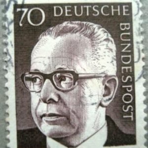 Selo postal da Alemanha de 1971 Dr. Gustav Heinemann 70 - 1035 U