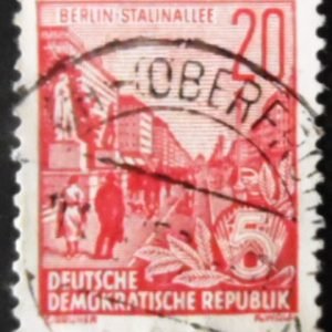 Selo postal da Alemanha de 1957 Berlin Stalin-Avenue