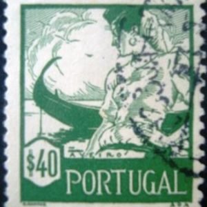 Selo postal de Portugal de 1941 Folk dresses - 610 U