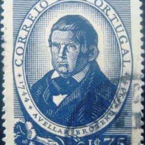 Selo postal de Portugal de 1944 Avelar Brotero 1,75