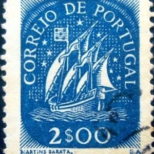 Selo postal de Portugal de 1949 Caravel 2$