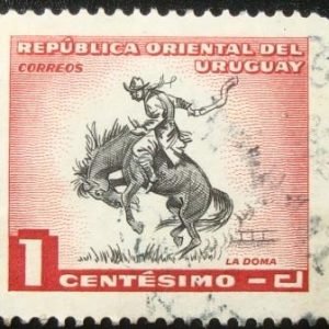Selo postal do Uruguai de 1954 Gaucho breaking-in horse