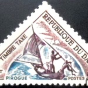 Selo postal de Daomé de 1967 Post Pirogue / Heliograph MCC