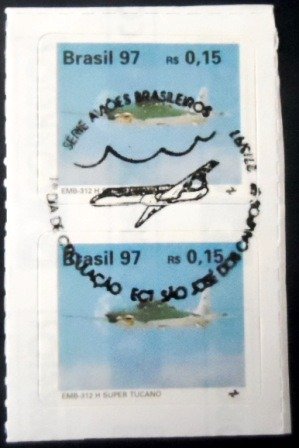 Par de selos postais do Brasil de 1997 Super Tucano M1C PR