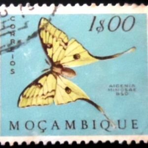 Selo postal de Moçambique de 1953 African Moon Moth U