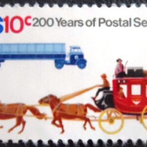 Selo postal dos Estados Unidos de 1975 Stagecoach and Modern Lorry N