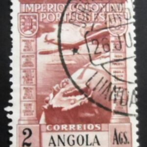 Selo postal de Angola de 1938 Airplane over globe 2 U