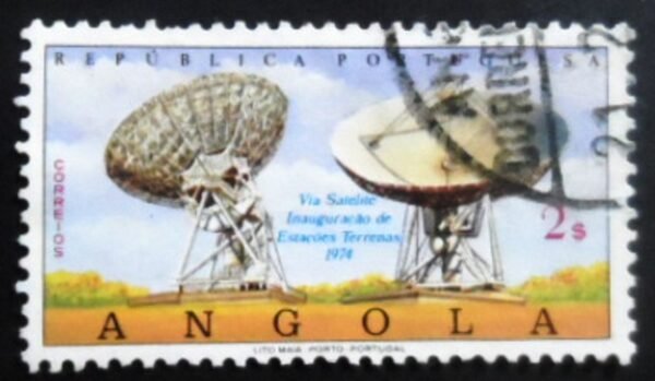 Selo postal de Angola de 1974 Satellite Inauguration of Terrane Stations U