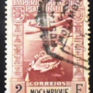 Selo postal de Moçambique de 1938 Airplane over Globe 2 E U