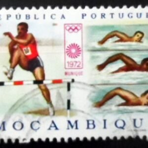 Selo postal de Moçambique de 1972 Steeplechasing and Swimming U