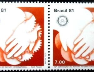 Par de selos postais do Brasil de 1981 Rotary M PR