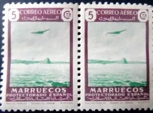 Par de selos postais do Marrocos de 1949 Landscape & aircraft M PR