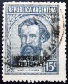 Selo postal da Argentina de 1942 Martín Miguel de Güemes ovpt 15 U D