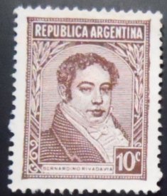 Selo postal da Argentina de 1942 Bernardino Rivadavia 10 N