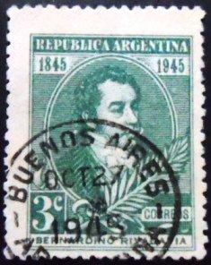 Selo postal da Argentina de 1945 Bernardino Rivadavia 3 U