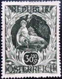 Selo postal da Áustria de 1947 Nymph "Egeria" at the castle well in Schönbrunn N