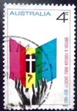 Michel AU 385 Nº do selo AU 424 Yvert et Tellier AU 356 Stanley Gibbons AU 409 Brusden-White AU 473 Seven Seas Stamps AU 445 Unificato AU 416 Códigos Colnect AU 1967.03.07-01 Temas: Aniversários e Jubileus | Livros | Mãos | Religião Data de emissão: 1967-03-07 Dimensões: 26 x 38 mm Cores: Multicolorido Marca de água: Sem marca Desenhadores: Lance Stirling Impressores: Note Printing Branch, Reserve Bank of Australia Formato: Selo Emissão: Comemorativo Denteado: Denteado13½ x 13¼ Impressão: Fotogravura Papel: Wiggins Teape - chalk coated with Helecon Valor facial: 4 c - Cênt