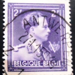 Selo postal da Bélgica de 1943 King Leopold III Open Collar 2 U sev