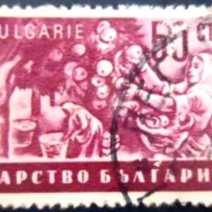 Selo postal da Bulgária de 1942 Apple Harvest U