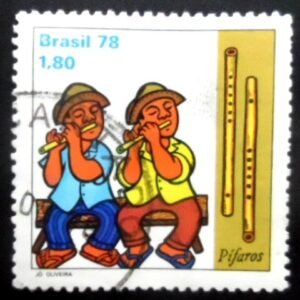 Imagem similar à do selo postal do Brasil de 1978 Tocadores de Pífaros U