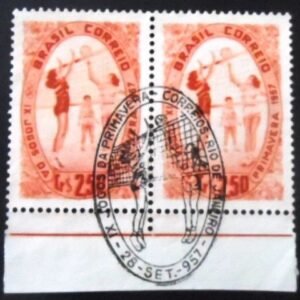 Par de selos postais do Brasil de 1957 Jogos da Primavera NCC PR