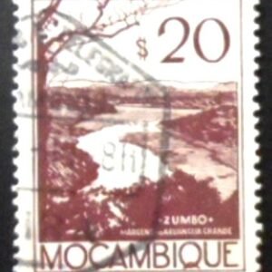 Selo postal de Moçambique de 1948 Zumbo banks of the Aruângua river U Selo postal de Moçambique de 1948 Zumbo banks of the Aruângua river U
