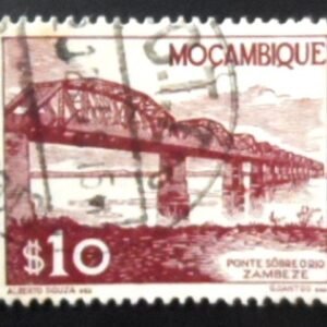 Selo postal de Moçambique de 1948 Bridge over Zambezi river U