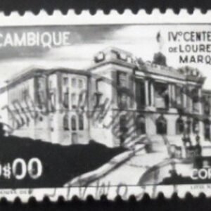 Selo postal de Moçambique de 1946 Town House U