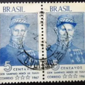 Par de selos postais do Brasil de 1967 Gal. Antonio de Sampaio U PR