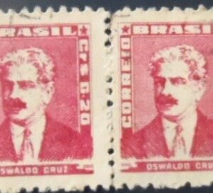 Par de selos postais do Brasil de 1954 Oswaldo Cruz 20 U PR