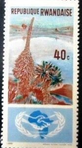 Selo postal da Ruanda de 1965 Lake M