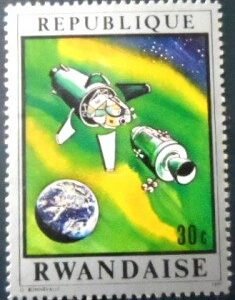 Selo postal da Ruanda de 1970 Second stage separation N A