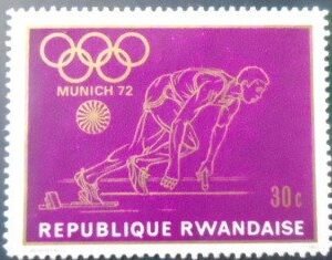 Selo postal de Ruanda de 1971 Running N A