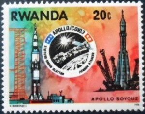 Selo postal de Ruanda de 1976 Apollo Soyuz3 and Mission Patch m a