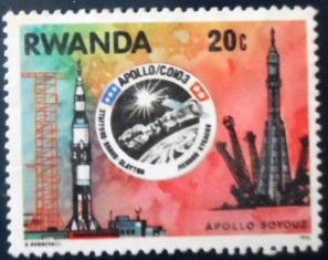 Selo postal de Ruanda de 1976 Apollo Soyuz3 and Mission Patch N A