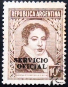 Selo postal da Argentina de 1942 Bernardino Rivadavia 10 ovpt U D
