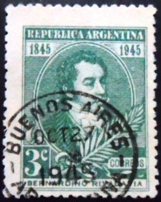 Selo postal da Argentina de 1945 Bernardino Rivadavia 3 U