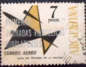 Selo postal da Argentina de 1965 Stylized aircraft 7 U