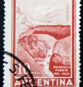 Selo postal da Argentina de 1971 Inca Bridge 10 U